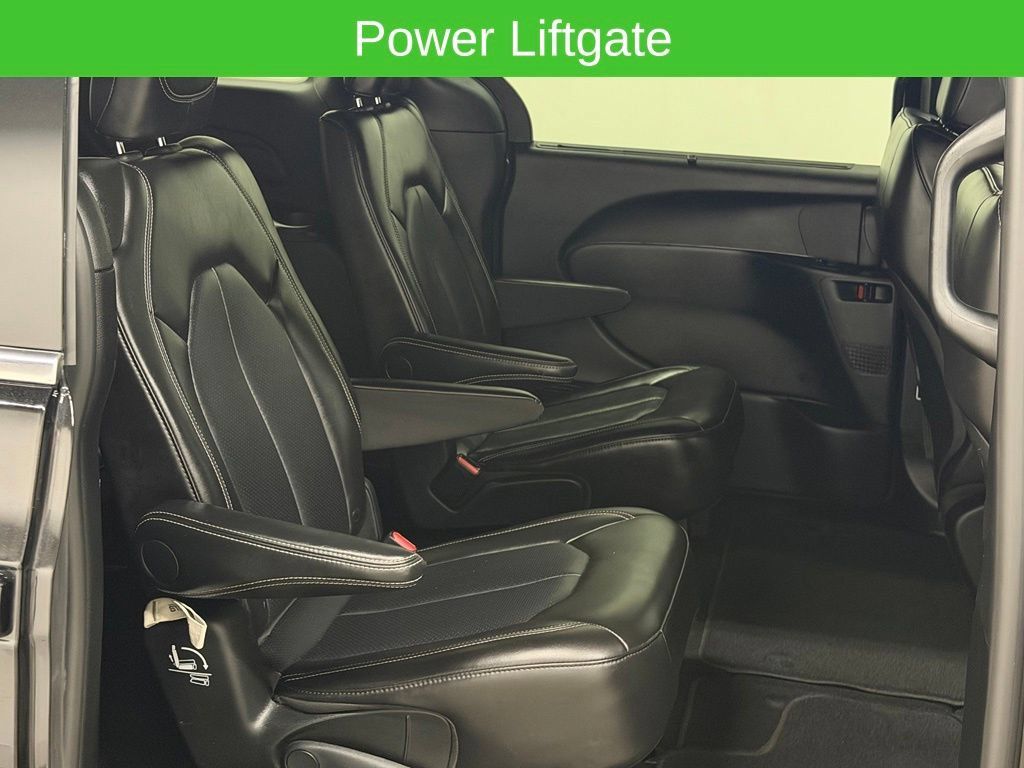 Used 2025 Chrysler Pacifica Select FWD image 19