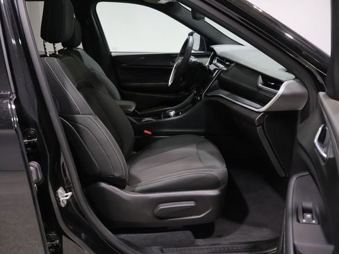 Used 2024 Jeep Grand Cherokee L Laredo w/ Luxury Tech Group I image 23