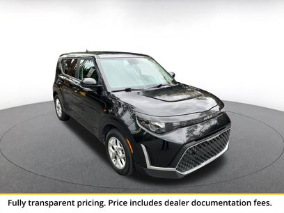 Used 2025 Kia Soul LX w/ LX Technology Package