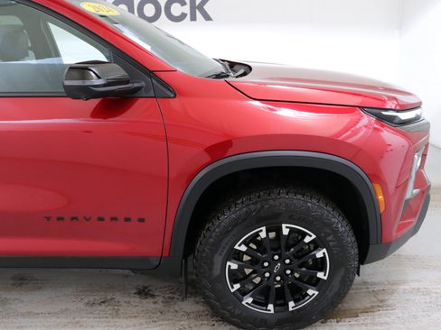 Used 2024 Chevrolet Traverse Z71 image 11