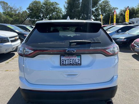 Used 2015 Ford Edge SE image 12