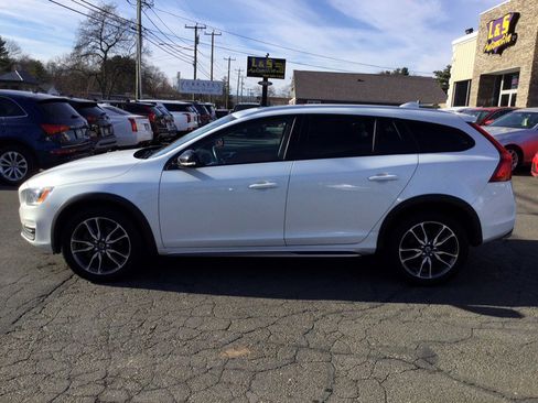 Used 2015 Volvo V60 T5 Cross Country image 8