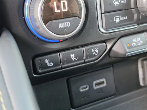 Used 2021 Chevrolet Tahoe Premier RWD image 29