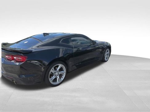 Used 2021 Chevrolet Camaro LT RWD image 7