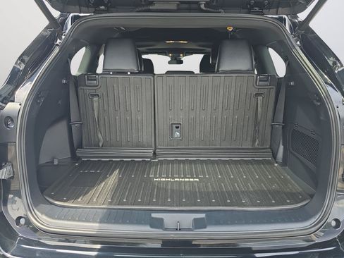 Used 2023 Toyota Highlander XSE AWD/4WD image 29