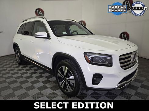 Used 2025 Mercedes-Benz GLB 250 4MATIC image 1