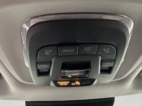 Used 2023 Toyota Corolla Cross XLE image 30