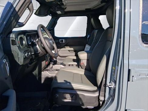 New 2026 Jeep Gladiator Mojave w/ Technology Group image 26