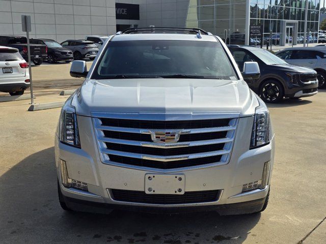 Used 2020 Cadillac Escalade Luxury RWD image 3