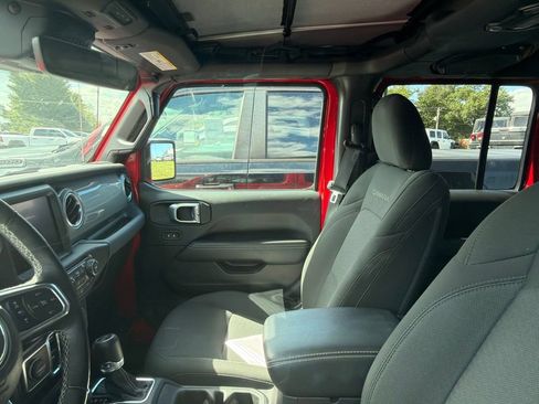 Certified 2022 Jeep Wrangler Unlimited Sahara w/ Cold Weather Group AWD/4WD image 10