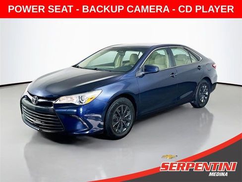 Used 2017 Toyota Camry LE image 1