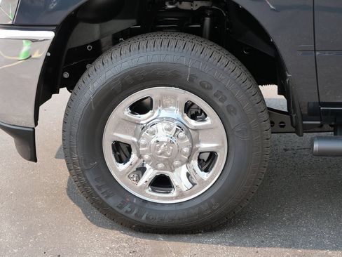 New 2026 RAM 3500 Tradesman AWD/4WD image 4