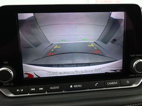 Used 2023 Nissan Rogue S image 23