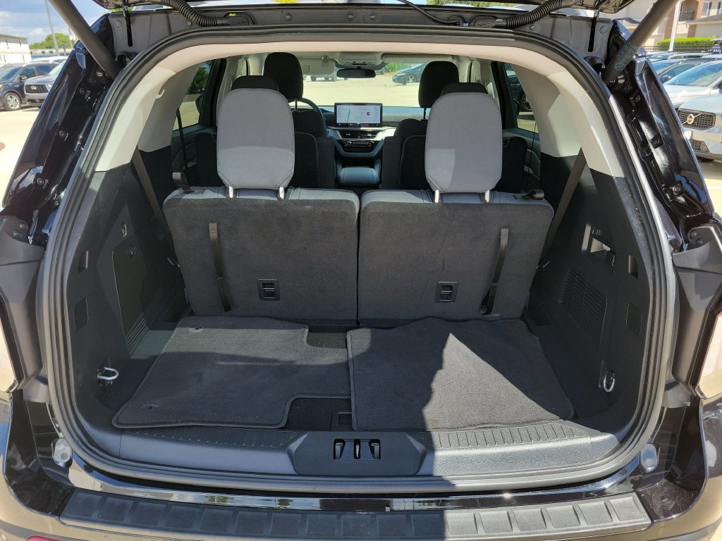 Used 2026 Ford Explorer Active AWD/4WD image 15