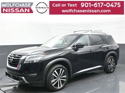 Used 2025 Nissan Pathfinder Platinum w/ Cargo Package