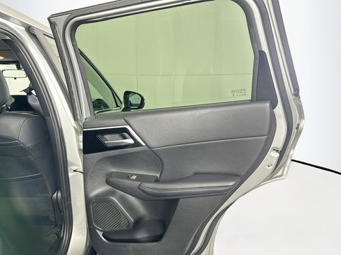 Used 2024 Mitsubishi Outlander SE AWD/4WD image 29