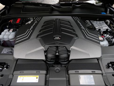 Used 2025 Lamborghini Urus SE image 26