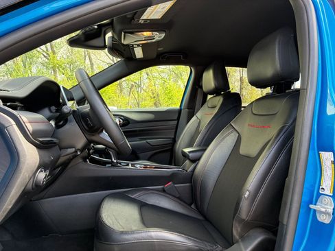 Used 2025 Jeep Compass Trailhawk image 25