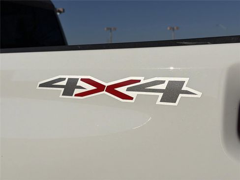 Used 2025 Chevrolet Silverado 2500 LT w/ Convenience Package image 7