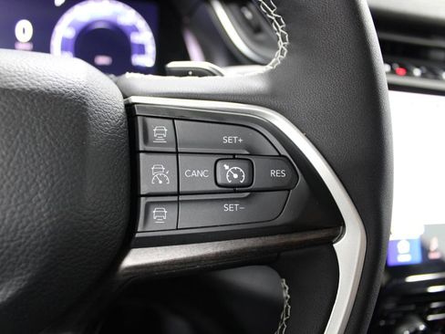 Used 2023 Jeep Grand Cherokee Limited image 34