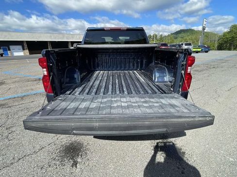 Used 2023 Chevrolet Silverado 1500 LT AWD/4WD image 11