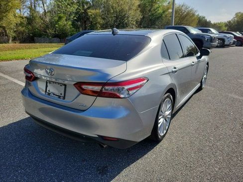 Used 2020 Toyota Camry XLE image 10