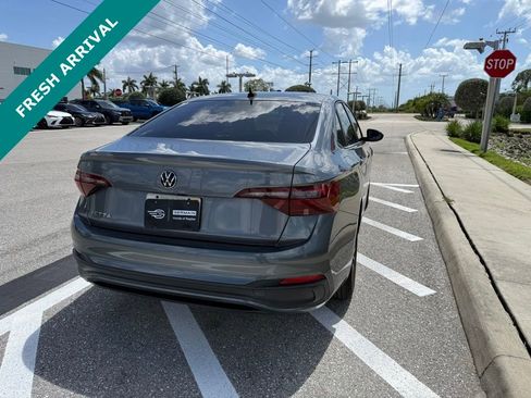 Used 2022 Volkswagen Jetta S image 17