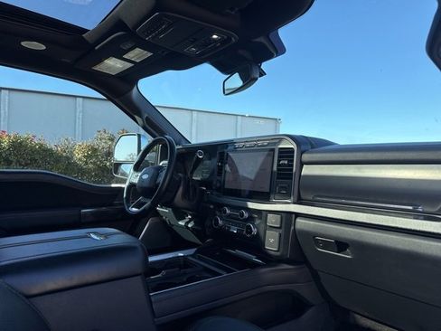 Used 2024 Ford F250 Platinum image 40