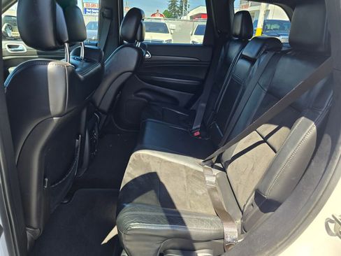 Used 2015 Jeep Grand Cherokee Altitude AWD/4WD image 18