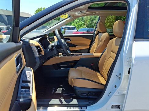 Certified 2023 Nissan Rogue Platinum AWD/4WD image 15