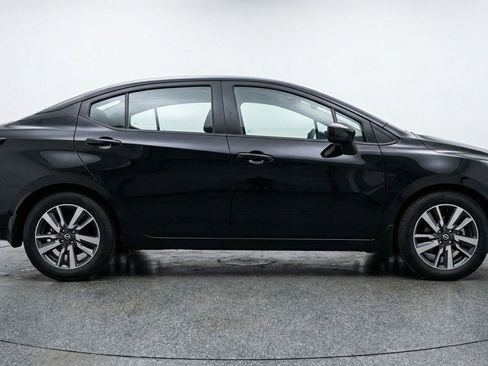 Used 2025 Nissan Versa SV image 11