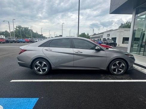 Used 2023 Hyundai Elantra SEL w/ Convenience Package FWD image 7