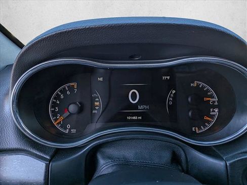 Used 2018 Jeep Grand Cherokee Altitude image 10