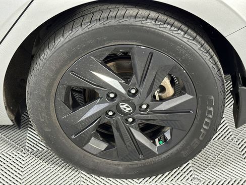 Used 2022 Hyundai Elantra SEL FWD image 10