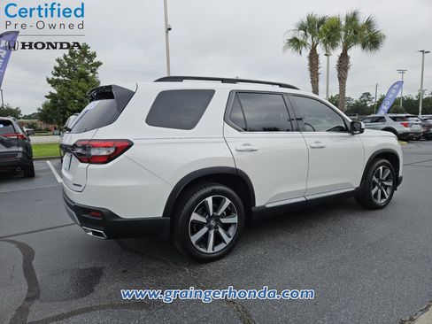 Certified 2023 Honda Pilot Touring image 5