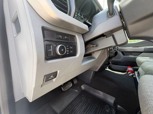 Used 2024 Ford F350 XLT AWD/4WD image 27