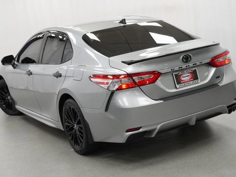 Used 2020 Toyota Camry SE FWD image 12