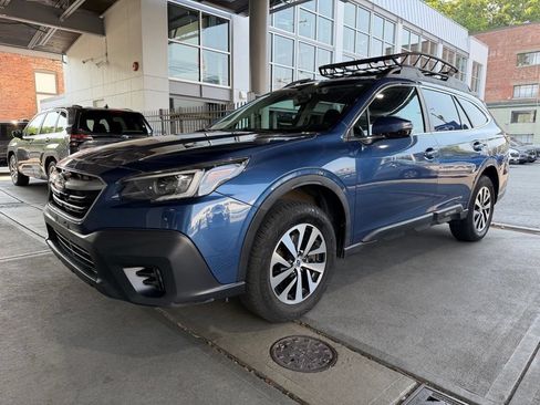 Used 2020 Subaru Outback Premium AWD/4WD image 3