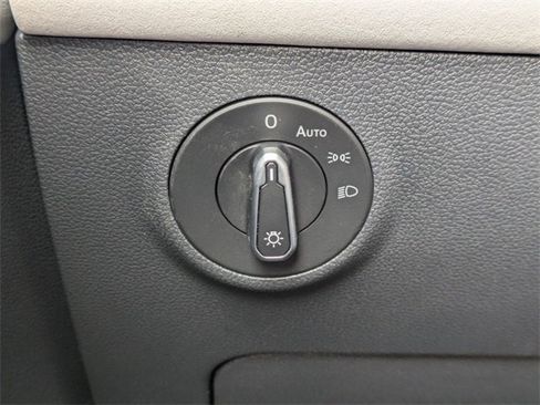 New 2026 Volkswagen Taos SE image 27