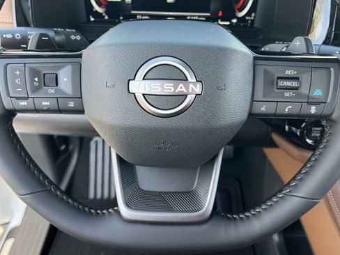 New 2026 Nissan Pathfinder Platinum image 9