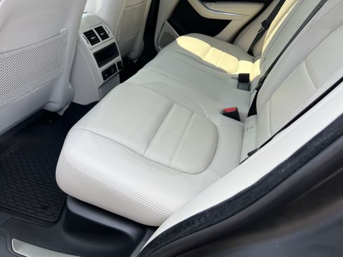 Used 2026 Jaguar F-PACE R-Dynamic S AWD/4WD image 32