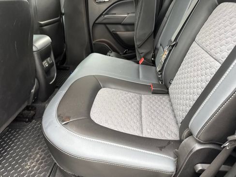 Used 2019 Chevrolet Colorado Z71 RWD image 16