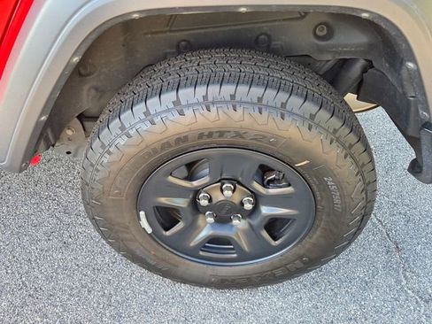 Used 2024 Jeep Wrangler Sport image 7