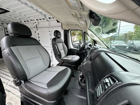 Used 2025 RAM ProMaster 2500 w/ Convenience Group FWD image 24