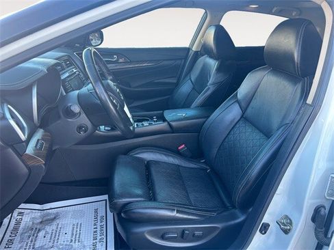 Used 2017 Nissan Maxima Platinum image 9
