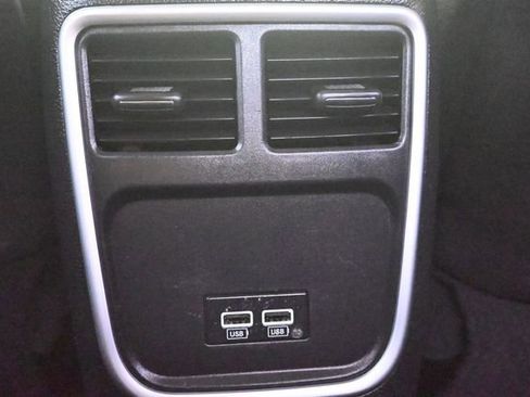 Used 2023 Chrysler 300 Touring w/ Sport Appearance Package RWD image 15