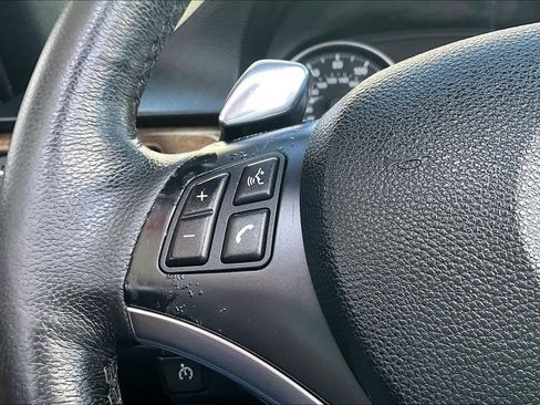 Used 2009 BMW 335i Convertible image 11