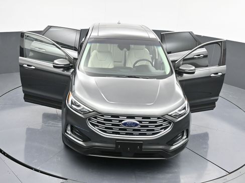 Used 2019 Ford Edge Titanium w/ Cold Weather Package image 43