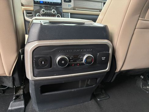 Used 2024 Ford Expedition Limited RWD image 25