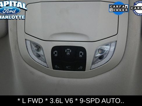 Used 2023 Chrysler Pacifica Touring-L FWD image 16